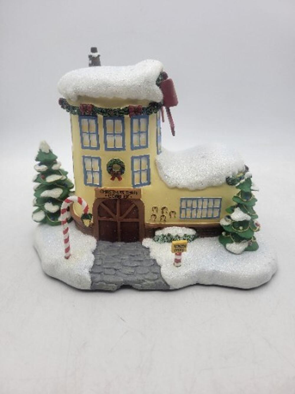 "Christmas Town Cobbler" 2006 Rudolph's Christmas Town Hawthorne COA & Light